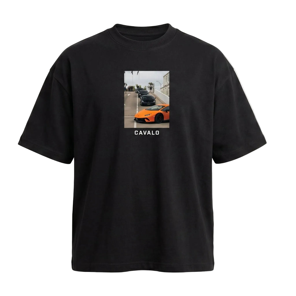 Black t-shirt with a graphic of a car and 'Cavalo' text below